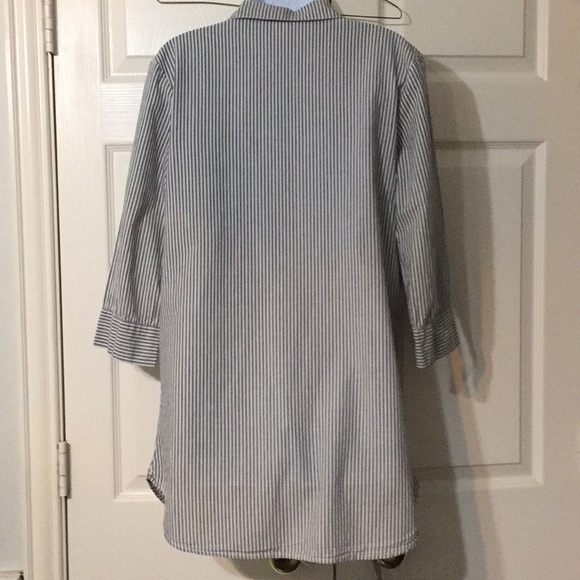GAP Body Button up Shirt/Tunic size Medium - Picture 3 of 4